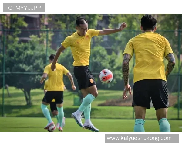 中国未来足球星崛起 揭示新一代球员的成长轨迹与潜力分析 中国未来足球星崛起 揭示新一代球员的成长轨迹与潜力分析